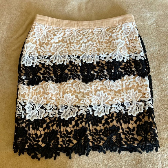 Endless Rose Lace Pencil Skirt - Size M - Picture 5 of 12